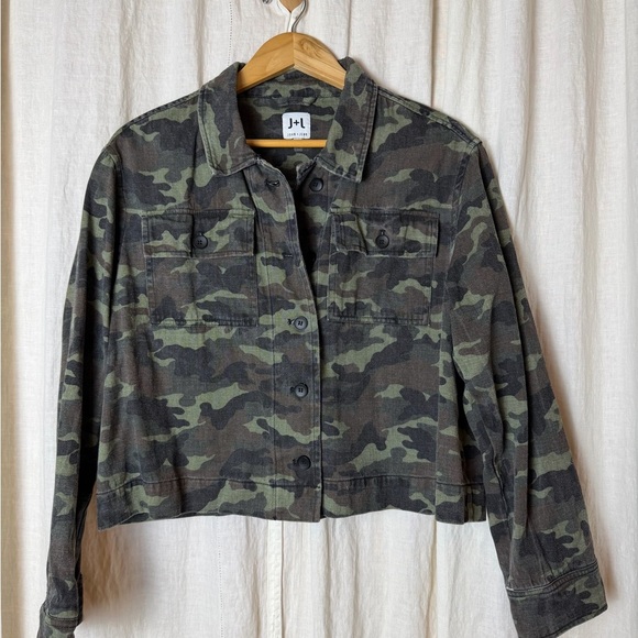 John + Jenn Jackets & Blazers - John + Jenn Green Camouflage Utility Jacket